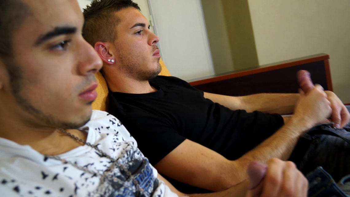 porno -- Branle entre potes