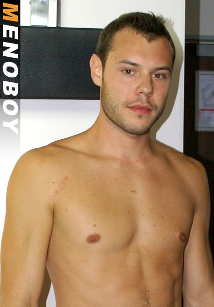 Macéo B acteur porno gay